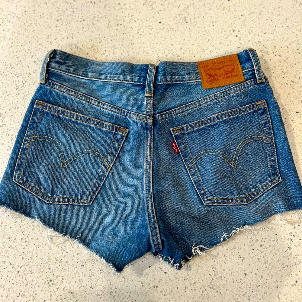 High waist Levi’s shorts
